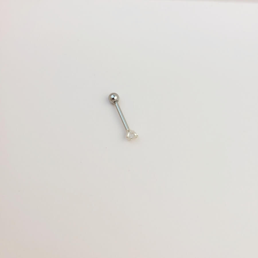 Piercing de furo coração com zircônia prata 925 — modelo helix e tragus