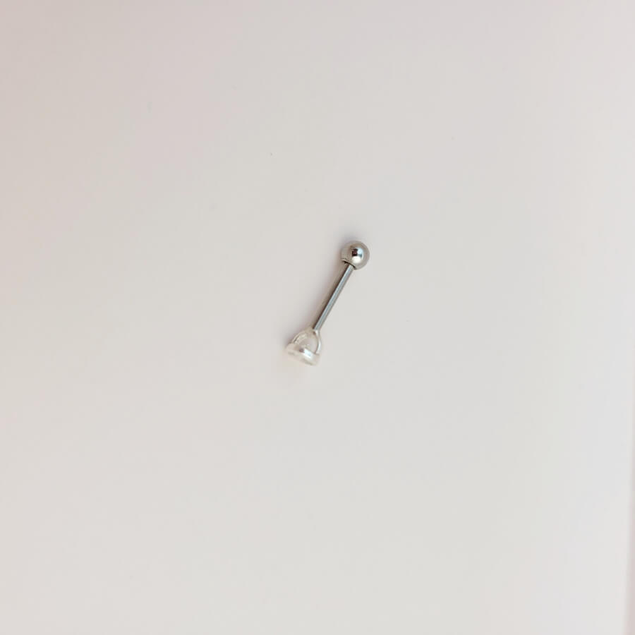 Piercing de furo com zircônia redonda em prata 925 – Arena Plata (imagem 1)
