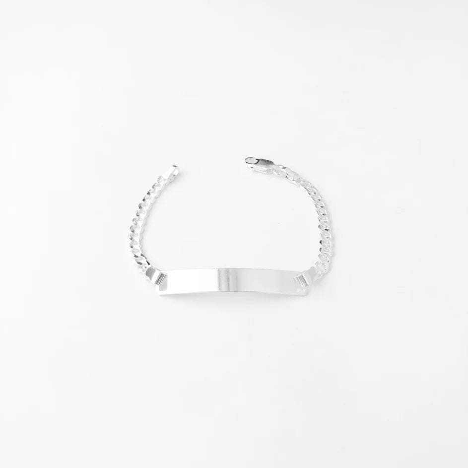 Pulseira Trama prata 925 com chapinha lisa — look no pulso