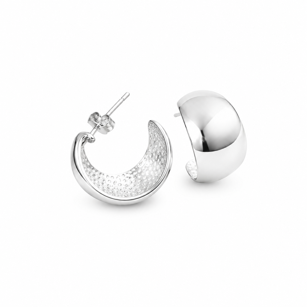 Brinco meia argola larga e lisa em prata 925 – Arena Plata (imagem 1)
