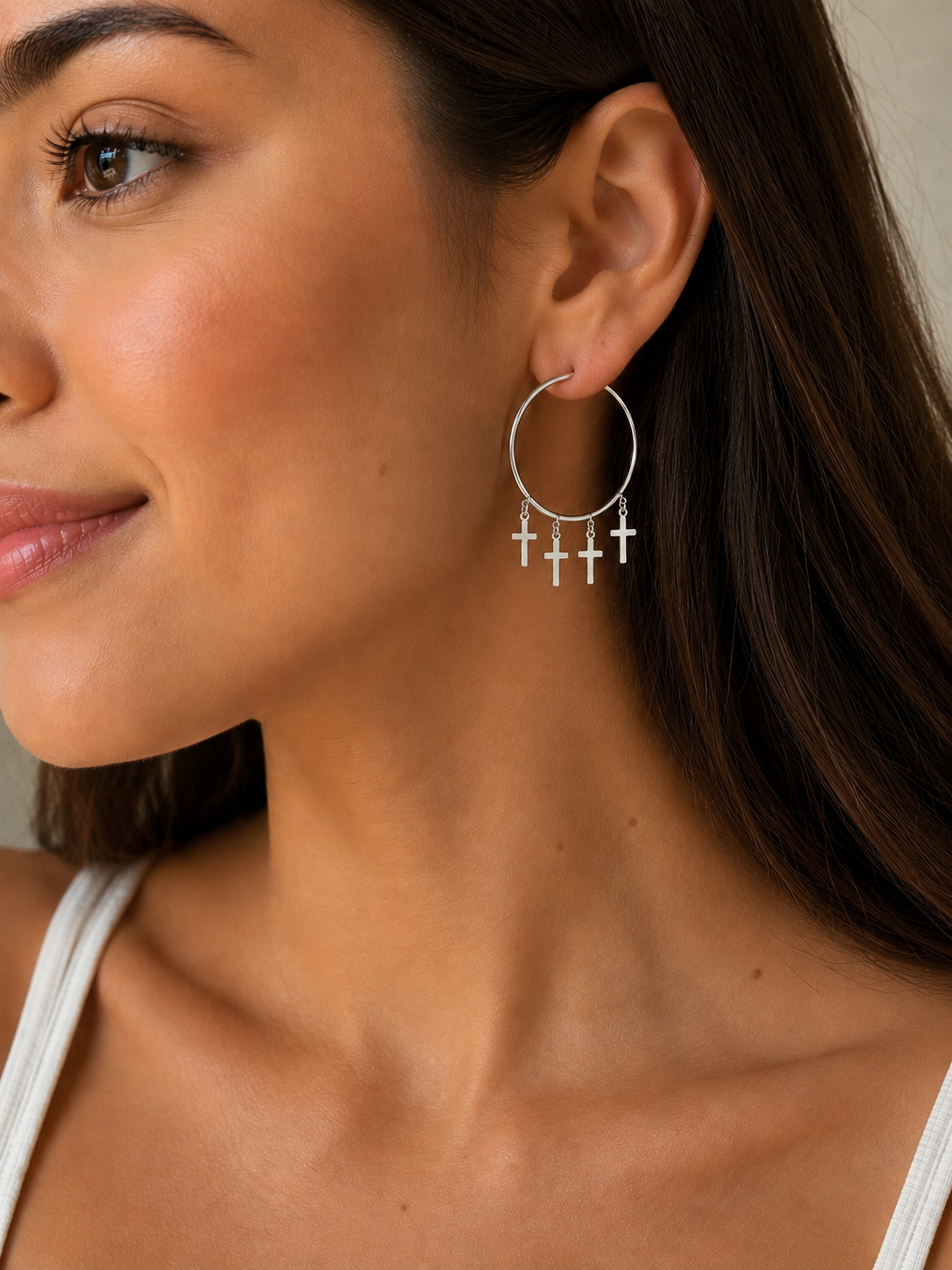 Argola quatro crucifixos em prata 925 – Arena Plata (imagem 2)