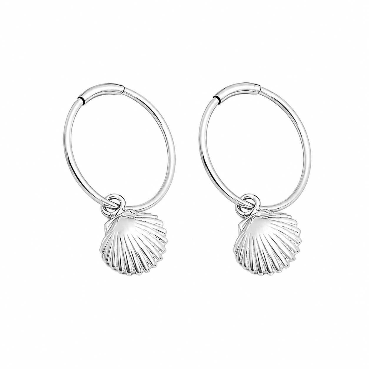 Argola pingente de concha em prata 925 – Arena Plata (imagem 2)