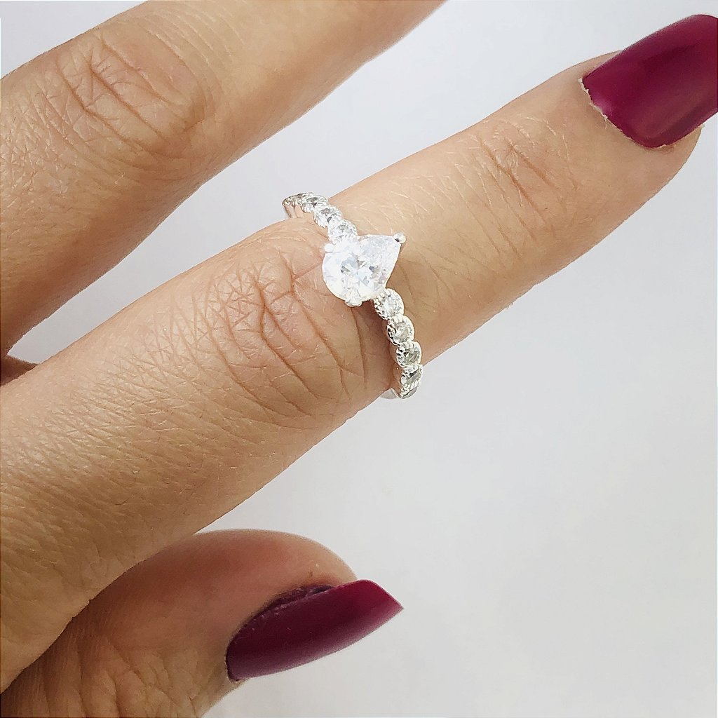 Anel solitário em gota de zircônia em prata 925 – Arena Plata (imagem 6)