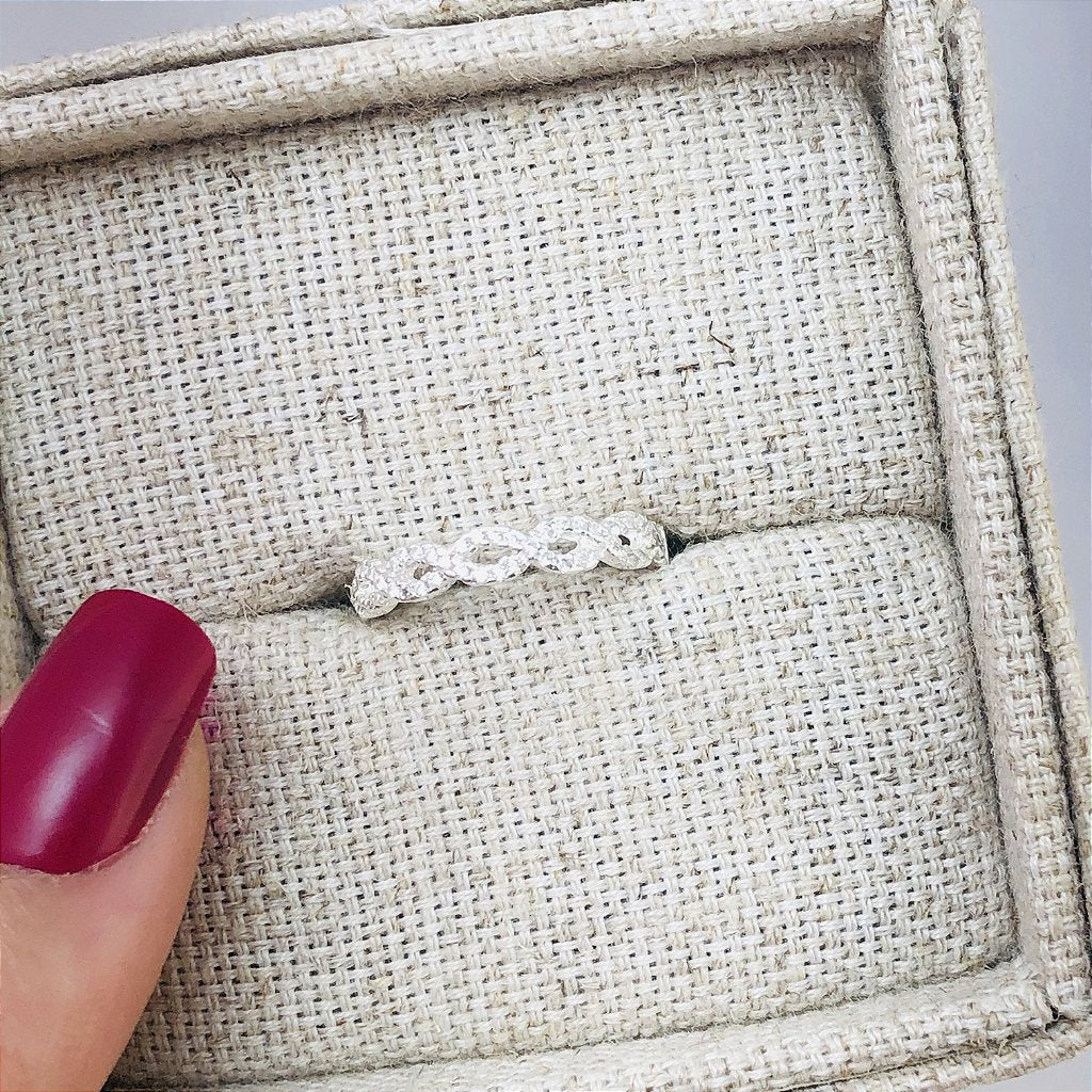 Anel cravejado com micro zircônias em prata 925 – Arena Plata (imagem 6)